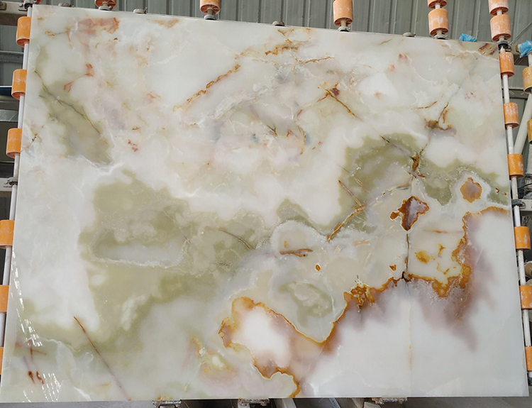 32i white onyx.jpg